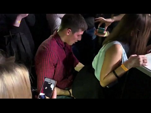❤️ Tinuod nga sekso sa usa ka nightclub sa Russia. Ang 18-anyos nga Ruso nga babaye sa anus ug puwerta nakighilawas sa usa ka nightclub ❤️ kualidad nga sex sa amon ❌️❤
